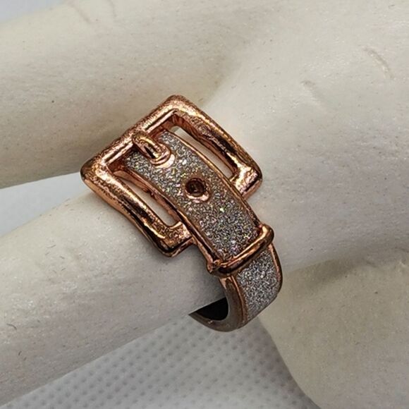 🩵Charming Charlie Rose Gold Tone Belt Buckle Ring Size 9 - Picture 3 of 11